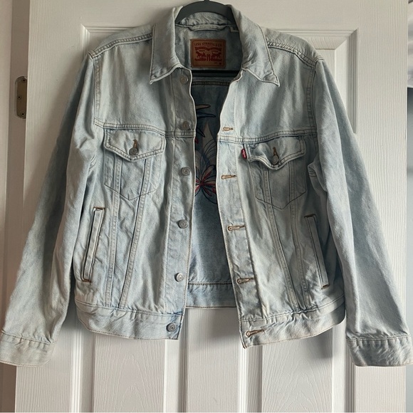 Levi's Ex-boyfriend Trucker Denim Jacket - Picture 2 of 8